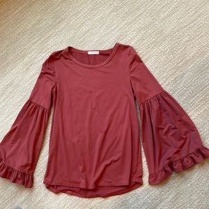 Bell ruffle sleeve entro top